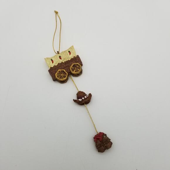 Western Covered Wagon Hanging Ornament Rustic Cowboy Hat Wheel Decor - Picture 1 of 5